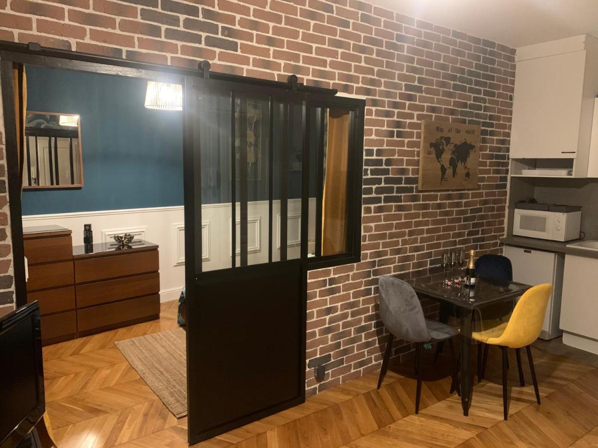 Apartment Centre